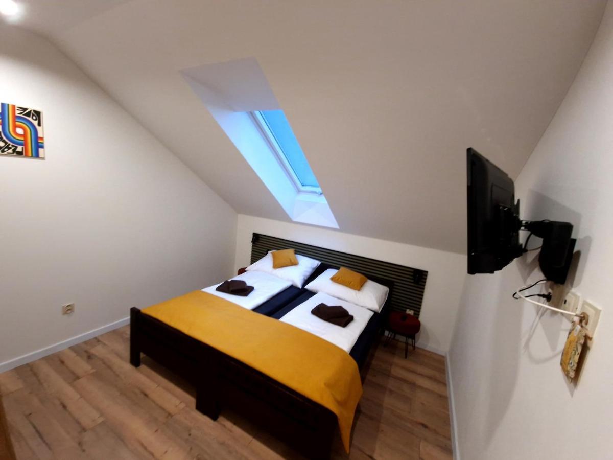 Hotel Bird House Prešov Esterno foto