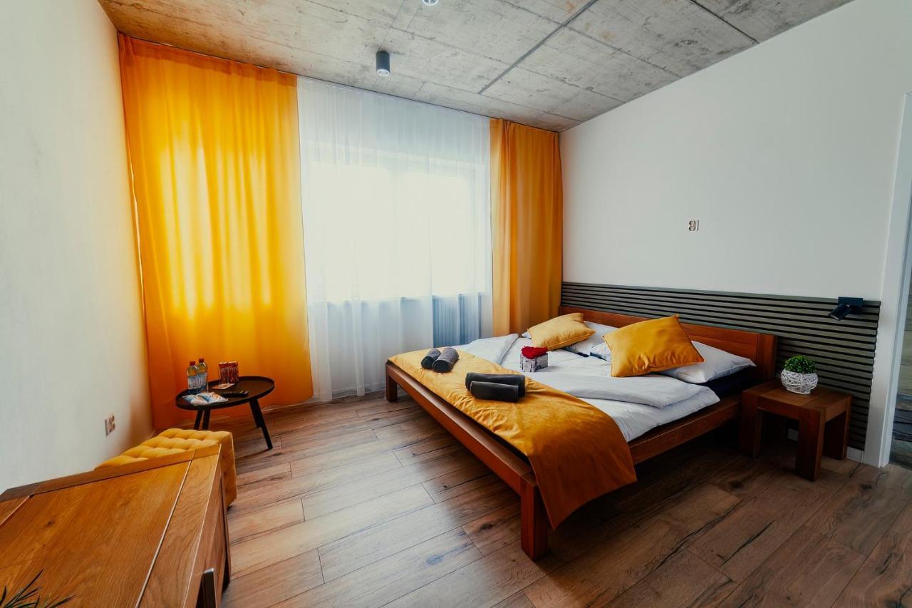 Hotel Bird House Prešov Esterno foto