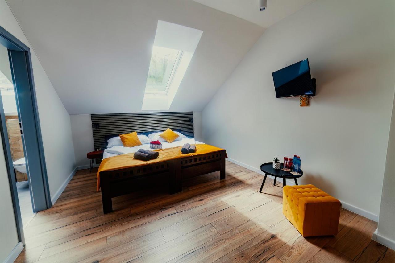 Hotel Bird House Prešov Esterno foto