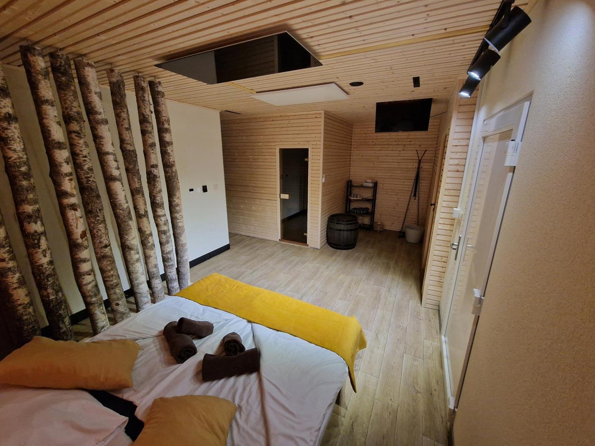 Hotel Bird House Prešov Esterno foto